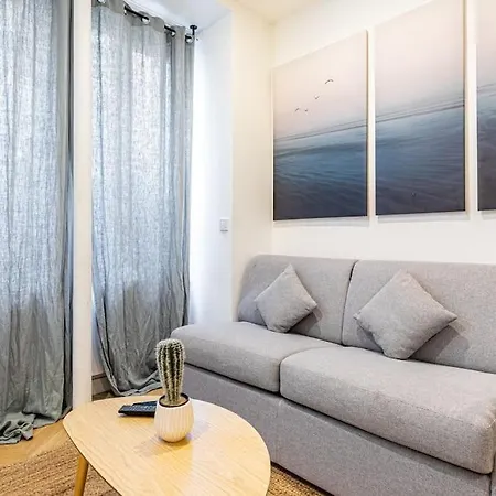 Appartement Moderne Pour 4 Proche Arc De Triomphe Paris