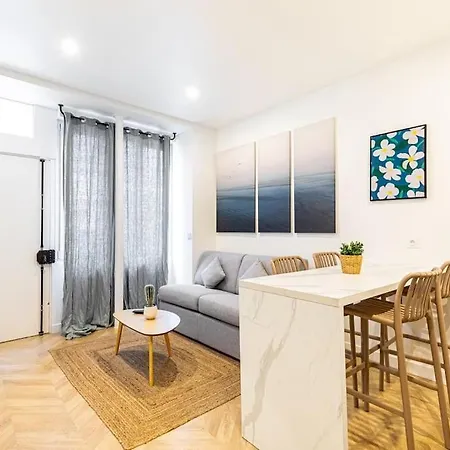 Appartement Moderne Pour 4 Proche Arc De Triomphe