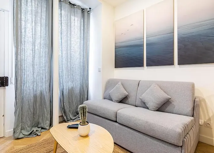 Appartement Moderne Pour 4 Proche Arc De Triomphe Paris