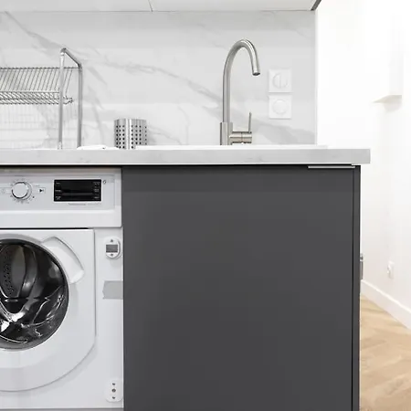 Moderne Pour 4 Proche Arc De Triomphe アパート *