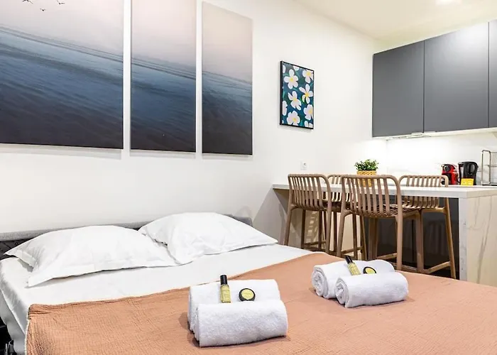 Moderne Pour 4 Proche Arc De Triomphe Appartement